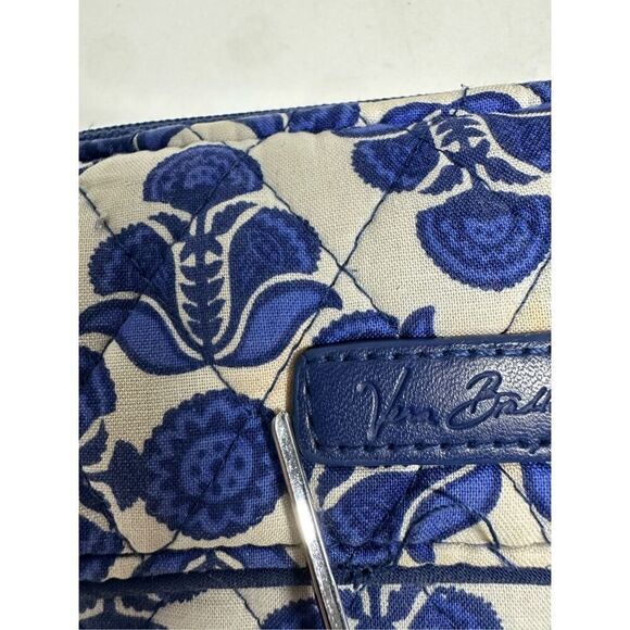Vera Bradley COBALT TILE All In One CROSSBODY Wallet WRISTLET Cell Phone BAG - Picture 2 of 13